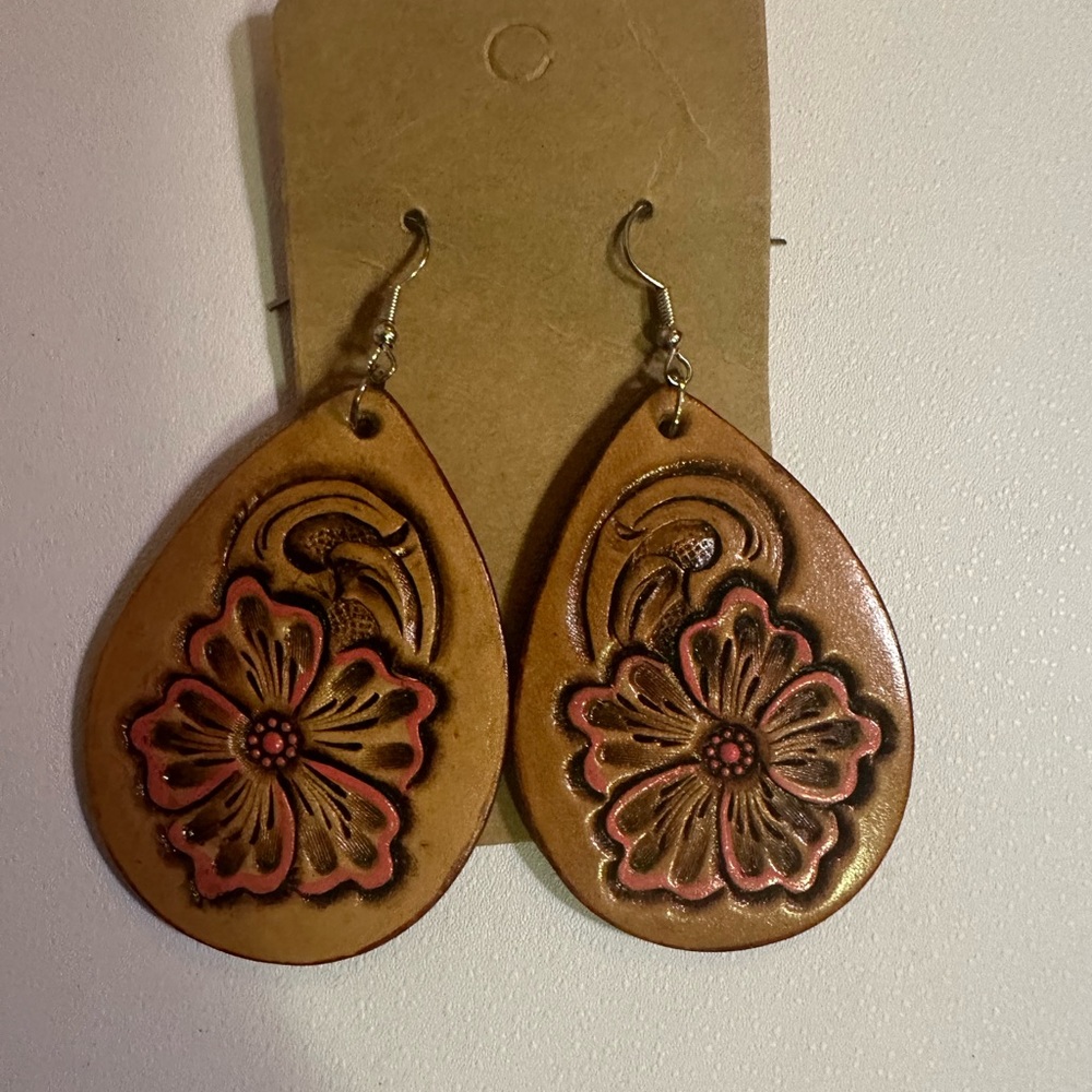 Leather earrings